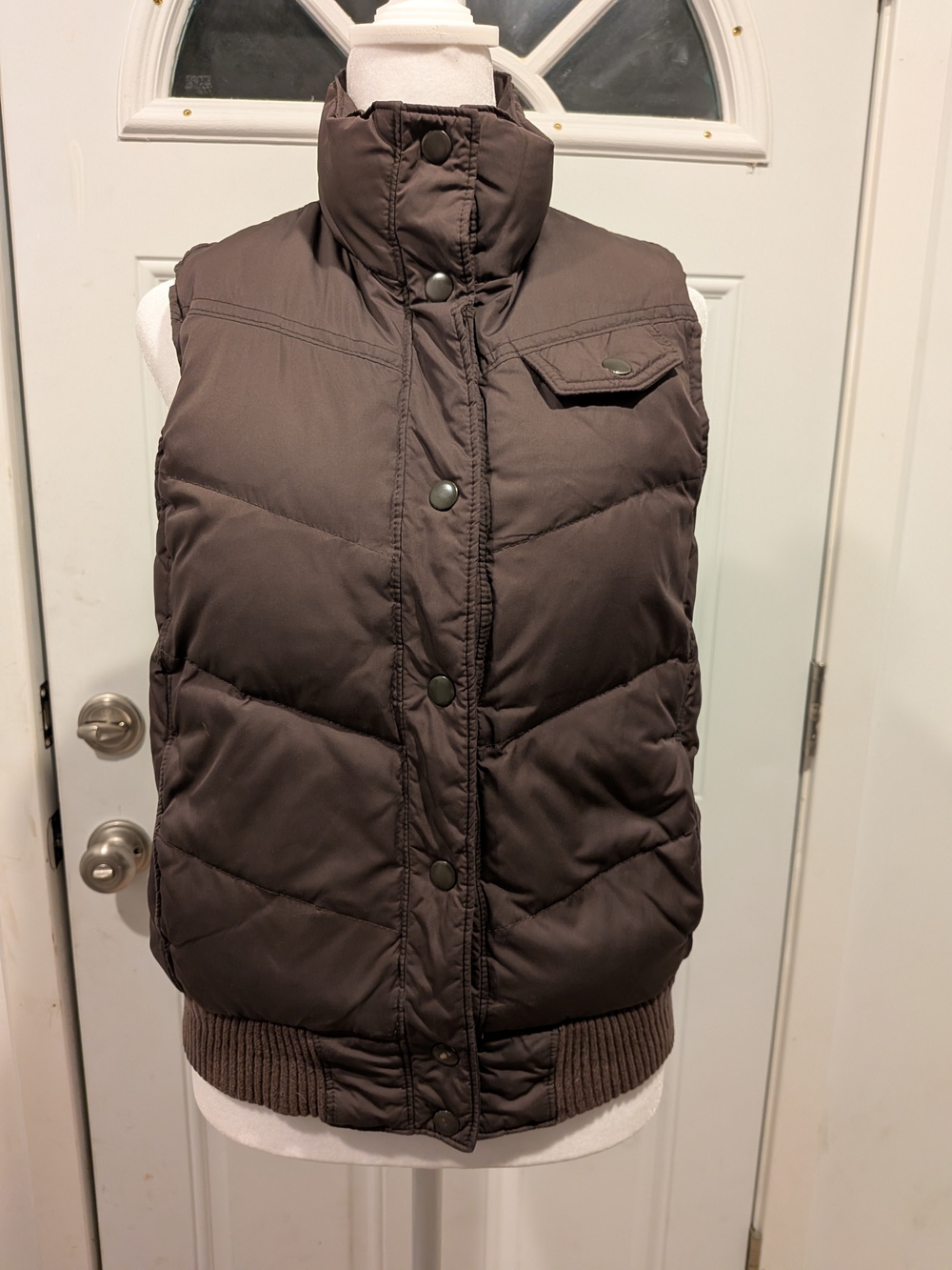 GAP Down Quilted Puffer Vest in Dark Brown